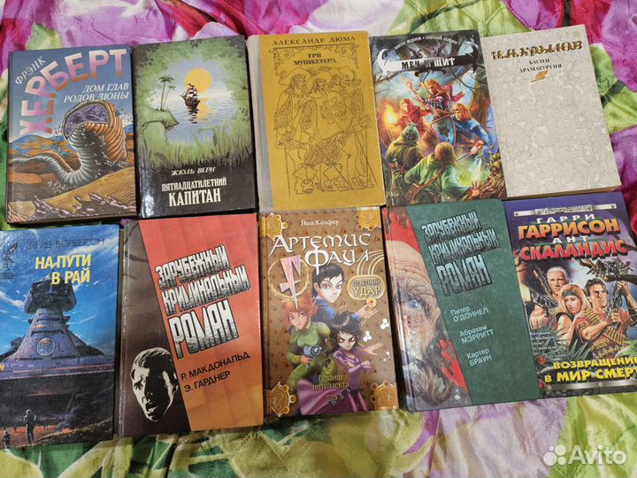 Книги фантастика, боевики, триллер, детектив