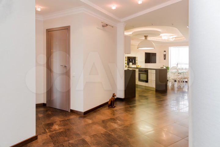 3-к. квартира, 120 м², 19/23 эт.