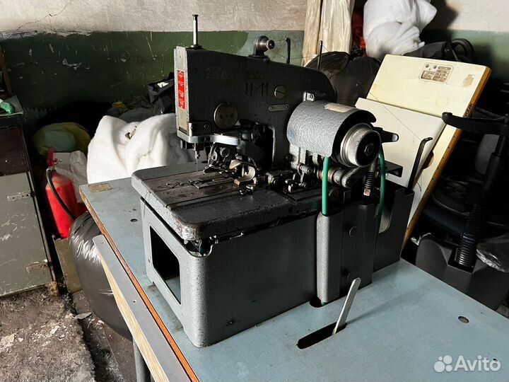 Петельная швейная машина