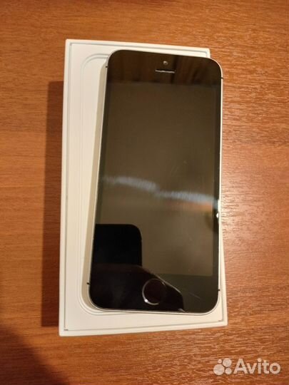 iPhone SE(2016) 64gb