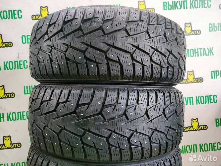 Yokohama Ice Guard Stud IG55 215/55 R16