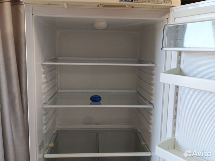 Холодильник атлант бу,рабочий
