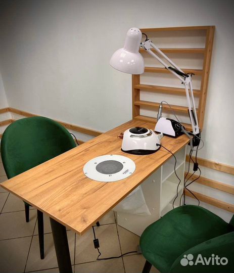 Аренда стола мастера маникюра