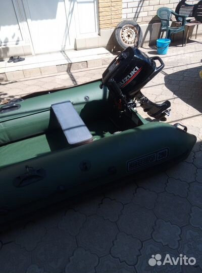 Надувная лодка Б/У с двигателем