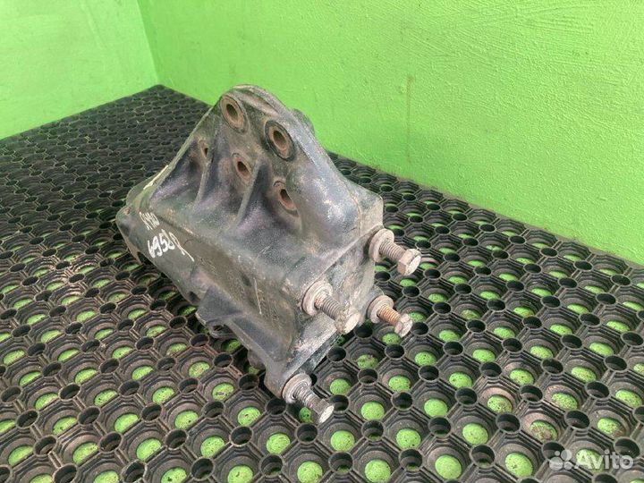 Кронштейн бампера scania R420