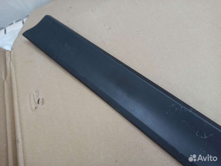 X-trail t32 молдинг двери передней правой