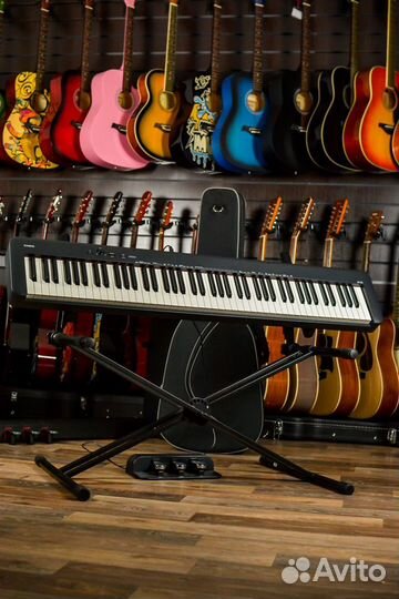 Цифровое пианино Casio + Аксессуары