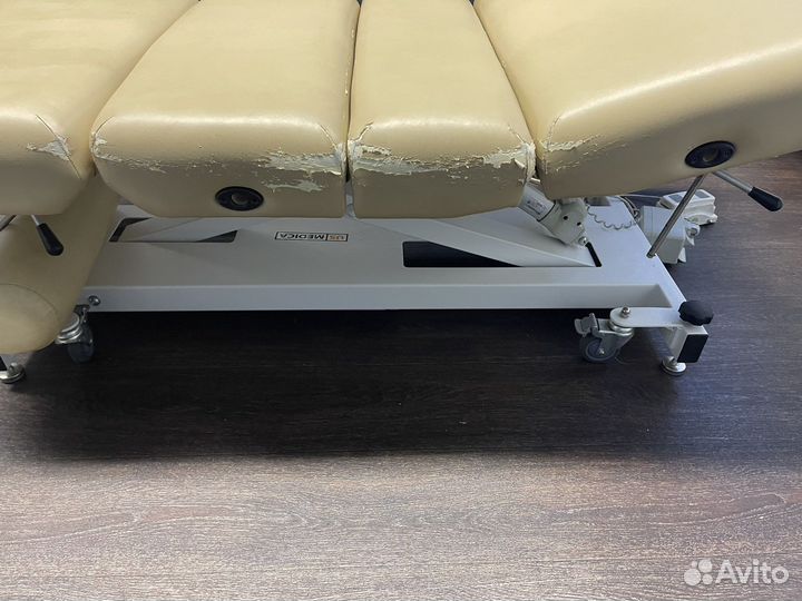 Массажный стол