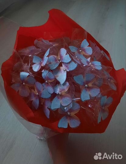 Светящийся букет из бабочек