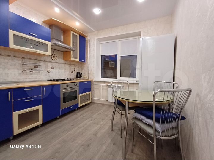2-к. квартира, 52 м², 9/10 эт.