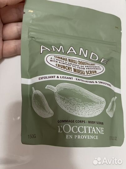 Loccitane миндальный скраб