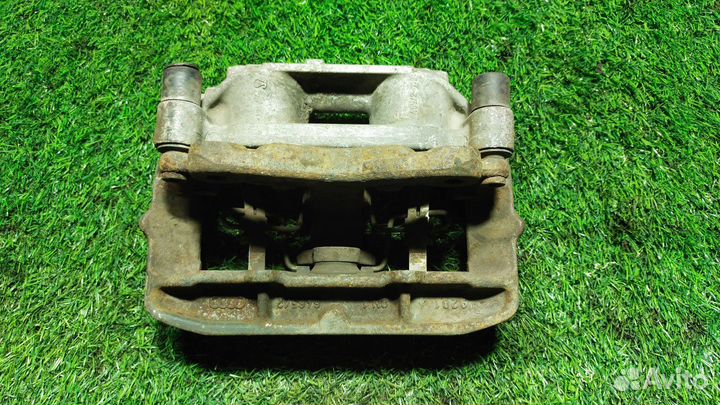 Суппорт тормозной передний левый Audi A8