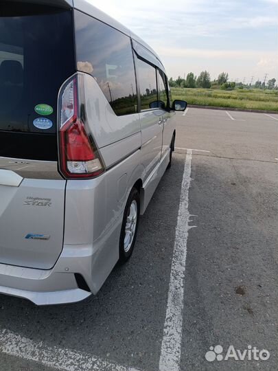 Nissan Serena 2.0 CVT, 2018, 125 000 км