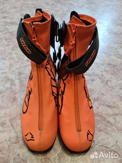 Лыжные ботинки коньковые