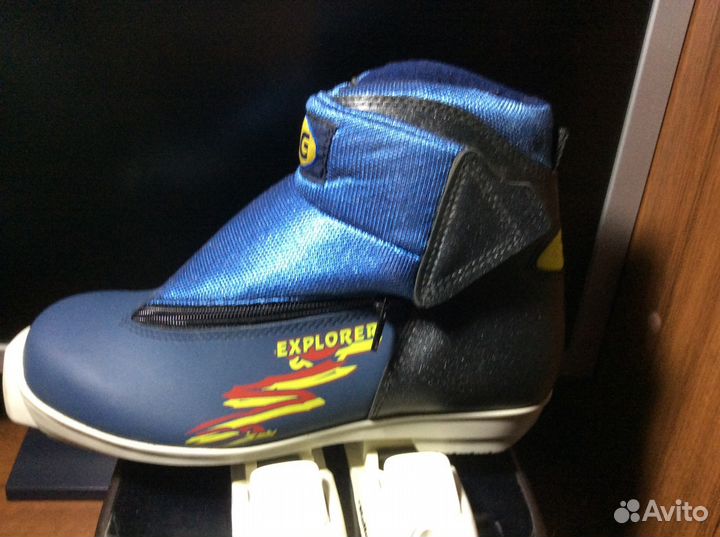 Продам фирменный лыжный ботинок, р.37 тип SNS