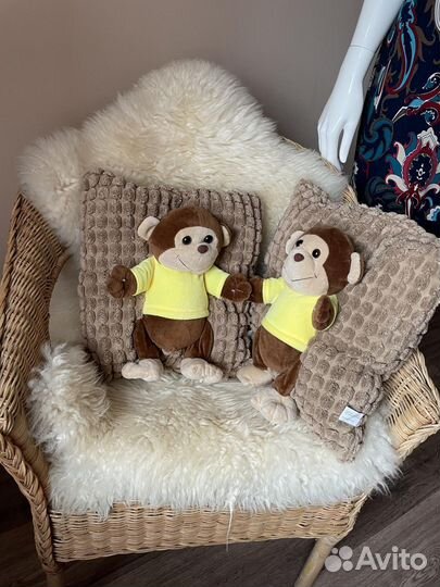 Декоративная подушка плюшевая