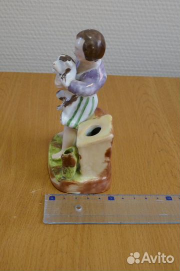 Фарфоровая статуэтка.Мальчик со щенком 13см Англия