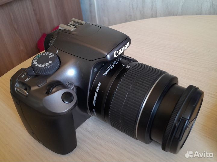 Зеркальный фотоаппарат canon 1100d с объективом