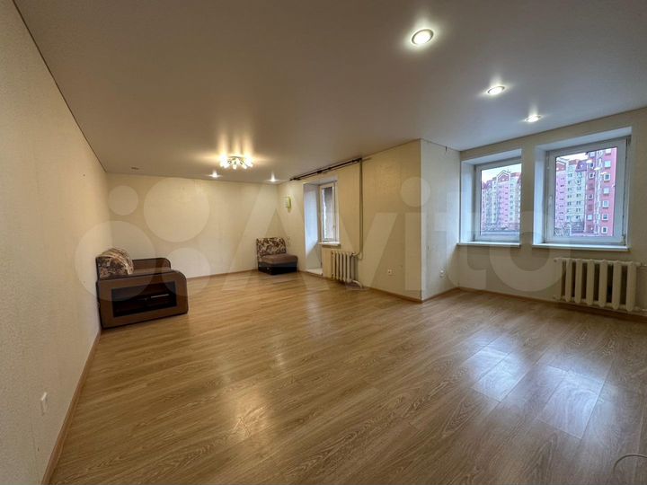 4-к. квартира, 111 м², 3/10 эт.