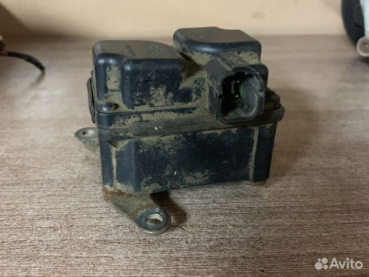 Моторчик привода заслонки Форд Фокус 1 -американец