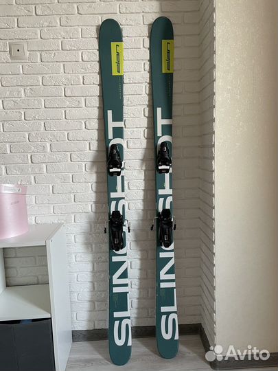 Горные лыжи Elan Slingshot