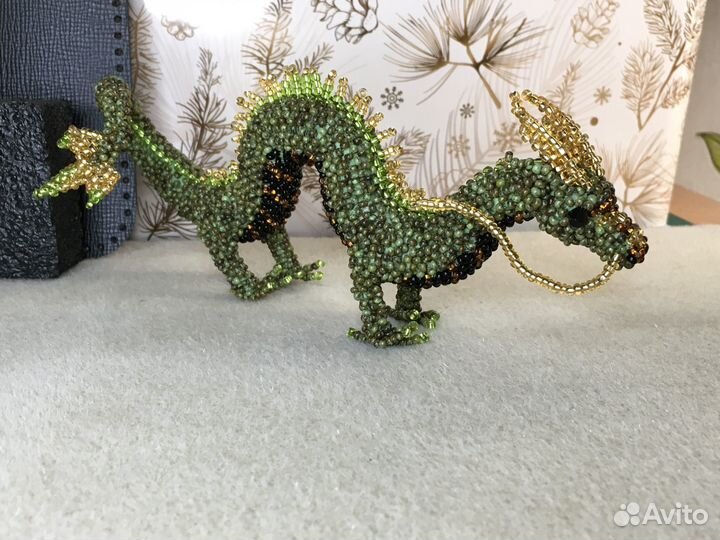 Китайский дракон из бисера / амигуруми