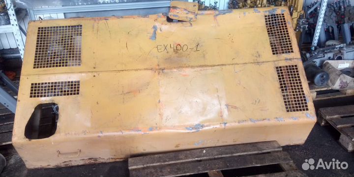 Капот cover engine 7020011 Hitachi EX400-1