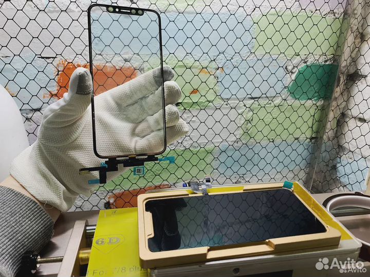 Замена и переклейка стекла iPhone на всех моделях