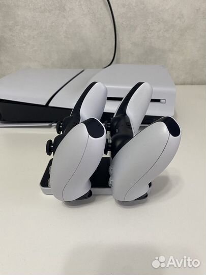 Зарядная подставка для Dualsense на PS 5 новый