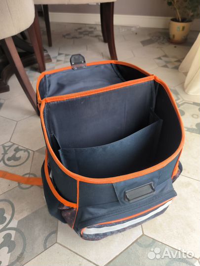 Портфель школьный для мальчика с пеналом
