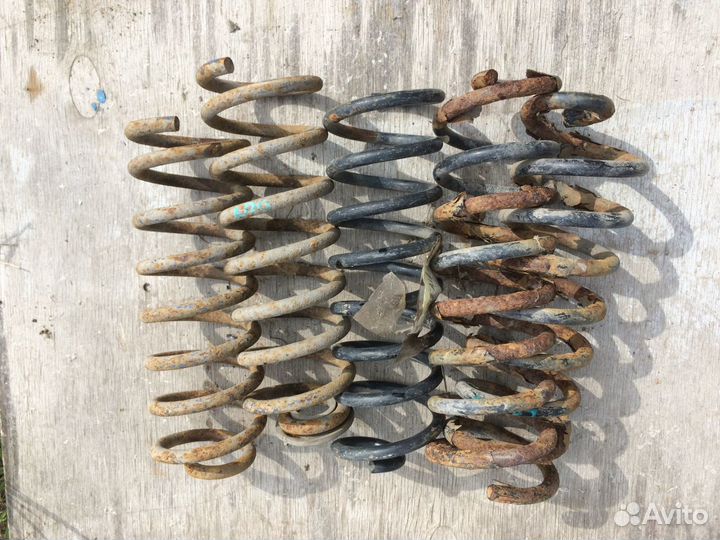 Пружина задняя Renault Logan 1