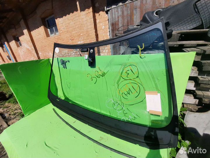 Лобовое стекло бмв Ф10 Ф11 (Япония)