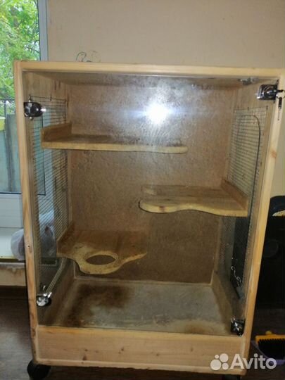 Клетка-витрина для шиншиллы