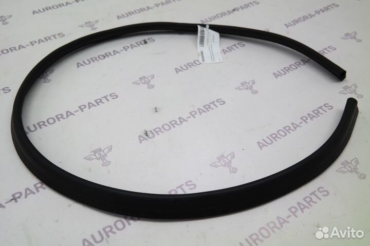 Уплотнитель Mercedes E W213 2016