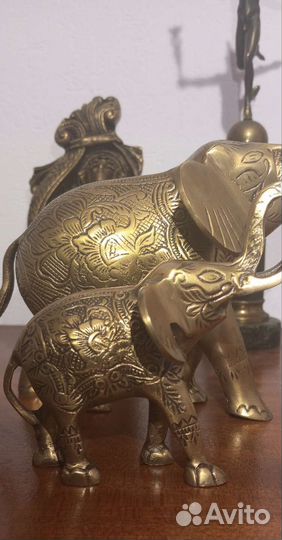 Слоны бронза