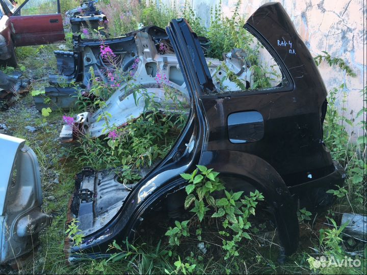 Заднее левое крыло Toyota RAV4 2 Тойота Рав4