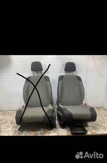 Сиденье переднее правое Citroen C4 хэтчбэк EP6