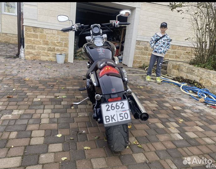 Suzuki Intruder M 800