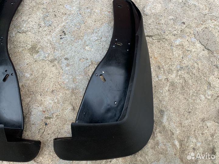 Передние новые брызговики Mitsubishi Space Star