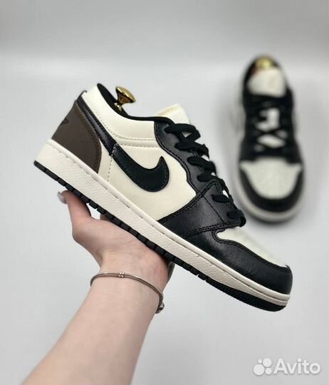 Кроссовки женские Nike Air Jordan 1 Low