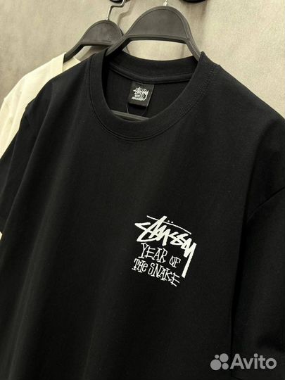 Футболка Stussy (белая/черная)