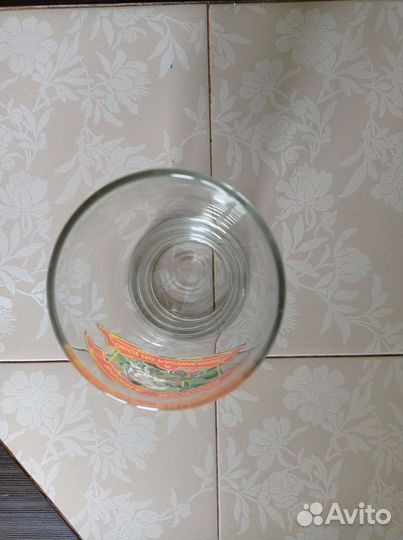 Бокал с принтом