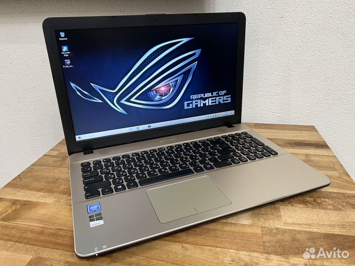 2020 Asus идеал 4Gb SSD256 звук бомба акум 6 часов