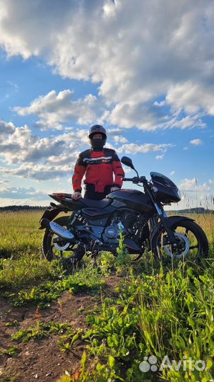 Мотоцикл Bajaj pulsar 180