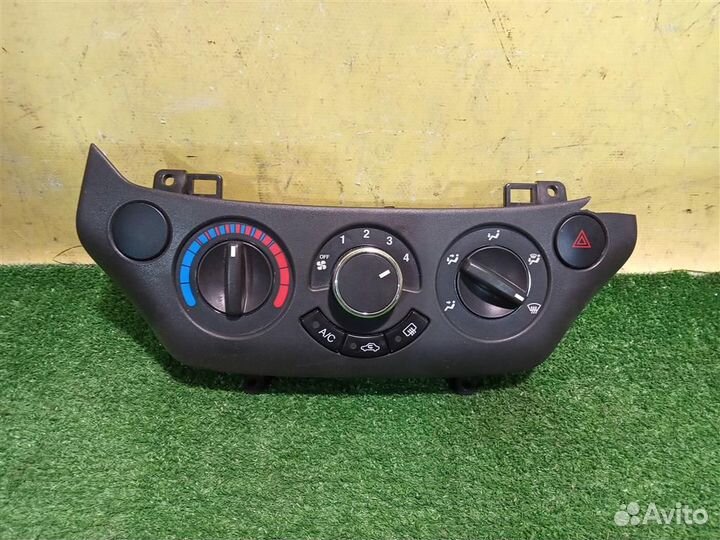 Блок управления климатической установкой Chevrole