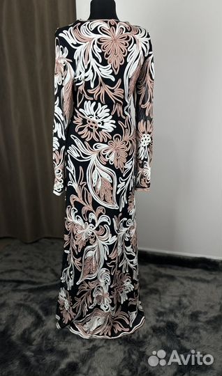 Потрясающей красоты платье Hunza рос 42