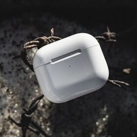 AirPods (3-го поколения)