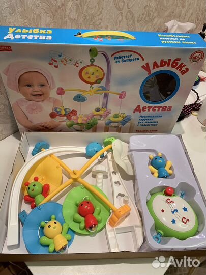 Мобилка на детскую кроватку новая