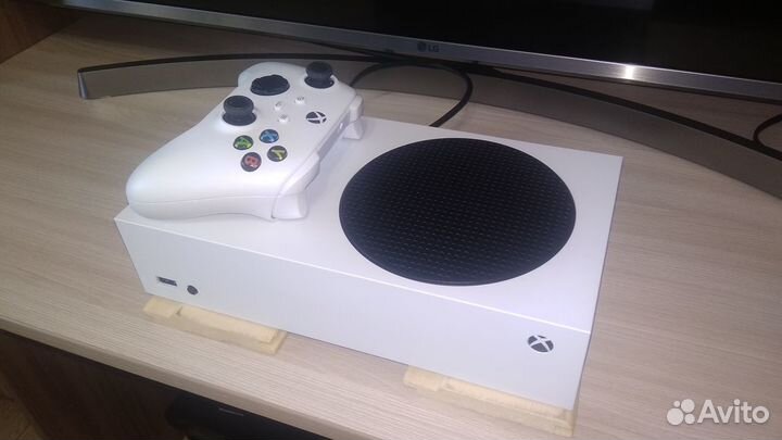 Xbox Series S (10+ игр)