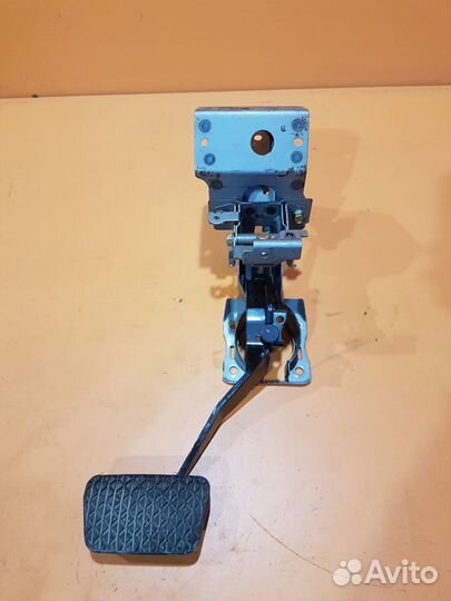 Педаль тормоза на Mazda 6 GG